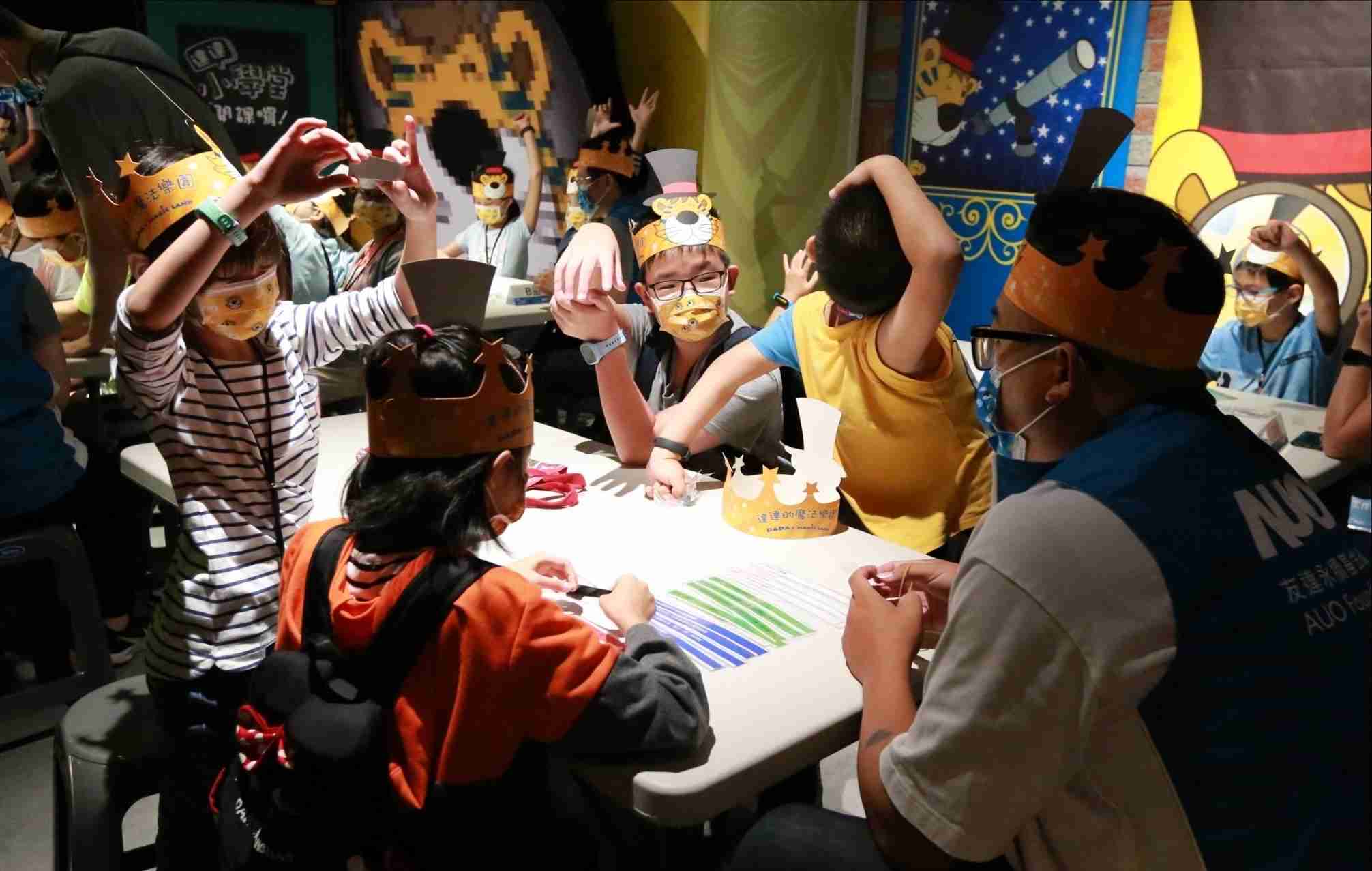 银河集团以永续理念推动全人教育计划，，，内外结盟储备科普教育人才，，，荣获亚太永续行动奖社会共融面的金奖肯定