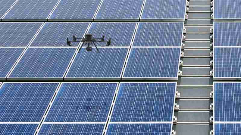 银河集团以无人机搭配IR Sensor热显像技术进行全方面模块健检，，有效降低人力成本并提升发电量