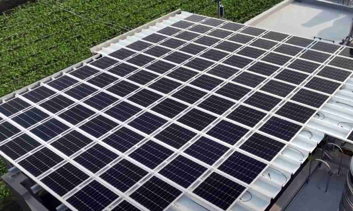 银河集团SunSteel光电浪板升级双玻结构，，，，以提升机械负载强度及气候耐候度，，可广泛运用于多元场域