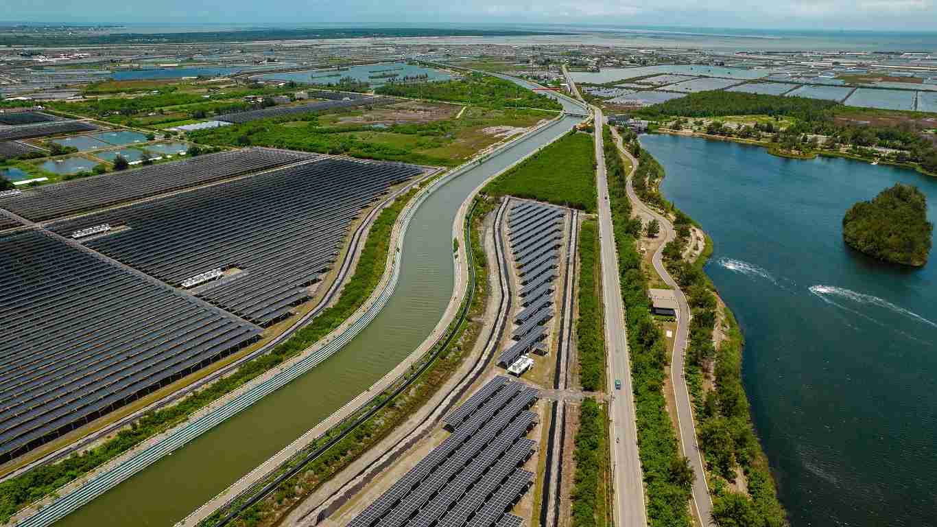 银河集团能源事业提供智慧能源管理、、太阳能监控管理、、、、全方位电厂建置及运维解决方案，，，，并拥有管理超过6000案场的经验